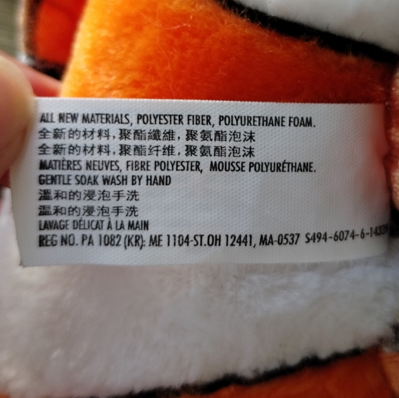 โDisney Parks Finding Nemo 9" Plush Stuffed Animal Orange Clown Fish - Picture 11 of 13